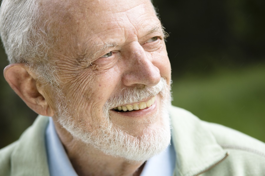 Know More About Dentures: Conventional, Immediate, Implant-retained